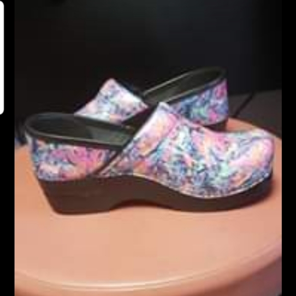 Danskos - Picture 2 of 4